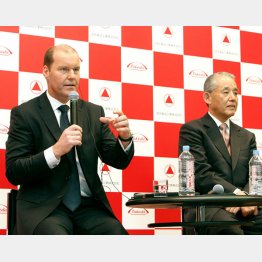 武田薬品のウェバー社長と長谷川ＣＥＯ／（Ｃ）日刊ゲンダイ