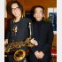 バリトンサックス奏者の吉田隆一氏（左）と／（Ｃ）日刊ゲンダイ