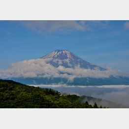 富士山を望みながらスローライフ／（Ｃ）日刊ゲンダイ