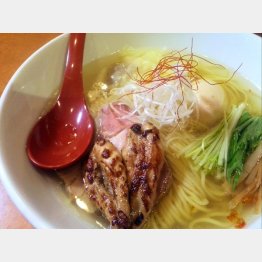 「香彩鶏だし特製塩ラーメン」（Ｃ）日刊ゲンダイ