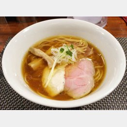 「らぁ麺　やまぐち」の鶏そば（Ｃ）日刊ゲンダイ