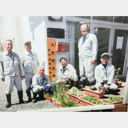 右から加井孝之さん、岡田範常さん、中島孝一さん、鈴木久友さん（隊長役）、横山常光さん、杉内憲成さん／（Ｃ）岡邦行