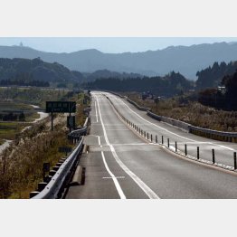 危険断層とほぼ平行に走る九州自動車道（Ｃ）日刊ゲンダイ