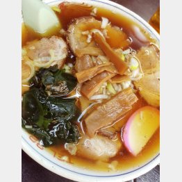 「ニュー末広」の『佐野ラーメン、チャーシュー大盛り』（Ｃ）日刊ゲンダイ