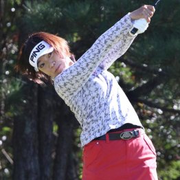 川奈ホテル富士Ｃで優勝した大山志保（Ｃ）日刊ゲンダイ