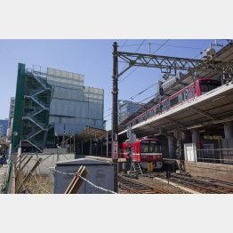 京浜急行線の川崎駅前（Ｃ）日刊ゲンダイ