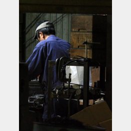 日本経済の強みは優れた技術を持つ中小企業なのに(C)日刊ゲンダイ
