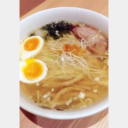 「ひるがお」の『塩玉ラーメン』／（Ｃ）日刊ゲンダイ