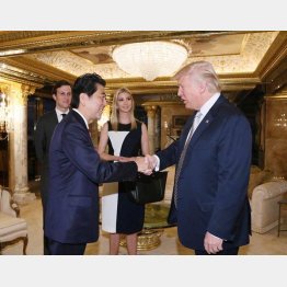 オバマ米大統領をすっ飛ばし、トランプ氏に会う安倍首相（Ｃ）内閣広報室提供・ロイター