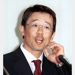 契約更改を終えた当時の古田選手（Ｃ）日刊ゲンダイ