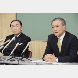 斉藤市長（左）と田中副市長／（Ｃ）共同通信社