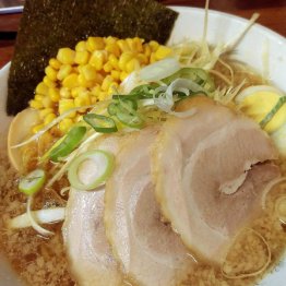 「らーめん三水 つくば本店」の「三水らーめん」／（Ｃ）日刊ゲンダイ