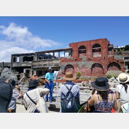 観光客も増えた（軍艦島）／（Ｃ）日刊ゲンダイ