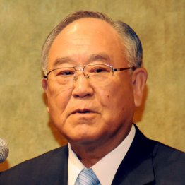 長期政権を維持する御手洗会長（Ｃ）日刊ゲンダイ