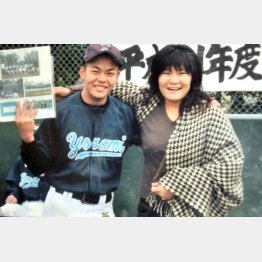 野球が大好きだった恭平君と母の優美子さん（提供写真）