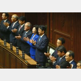 冒頭解散のためだけに臨時国会を開催（Ｃ）日刊ゲンダイ