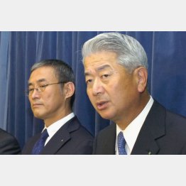 大林会長（左）と白石社長／（Ｃ）共同通信社