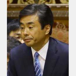逃げ切れるのか…(柳瀬経産審議官)/(C)日刊ゲンダイ