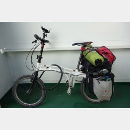 洗面器を積んだ自転車（本人提供）