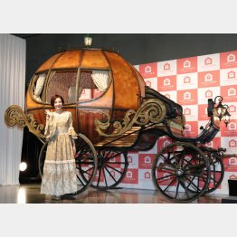 「かぼちゃの馬車」ＣＭ発表会（１７年２月）／（Ｃ）日刊ゲンダイ