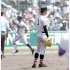 横浜・板川投手は８回裏に逆転３ランを浴び呆然（Ｃ）日刊ゲンダイ