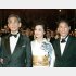 2005年「御法度」の関係者とともにカンヌ映画祭に出席した大島渚監督夫妻とビートたけし（右）（Ｃ）ロイター＝共同