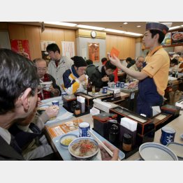 この光景もカルチャー（Ｃ）日刊ゲンダイ