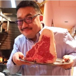 肉好きリーマン作家の小関尚紀さん（提供写真）