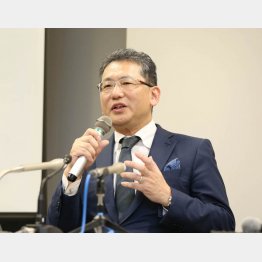 リラックスした表情を崩さず（瀬戸氏）（Ｃ）日刊ゲンダイ