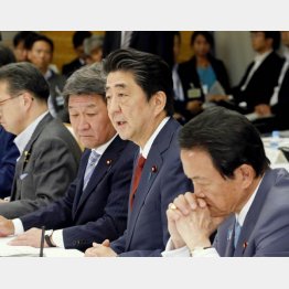 未来投資会議で美辞麗句(C)共同通信社