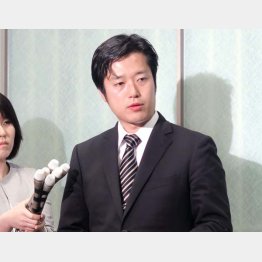 北方領土の元島民に対する不適切な発言の撤回を表明した日本維新の会の丸山穂高衆院議員(C)共同通信社