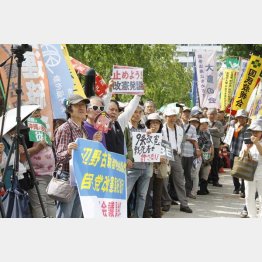 暴走を止めよ(C)日刊ゲンダイ