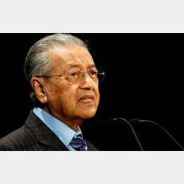 「アジアの未来」で講演するマレーシアのマハティール首相（Ｃ）ロイター
