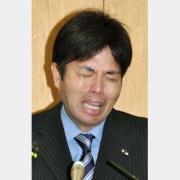 こんな人も…（号泣する野々村竜太郎・兵庫県議＝当時）／（Ｃ）共同通信社