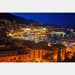 モナコ公国の夜景（たかのてるこ提供）
