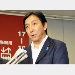 関電だけが悪者に（30日、記者団の取材に応じる菅原経産相）／（Ｃ）共同通信社