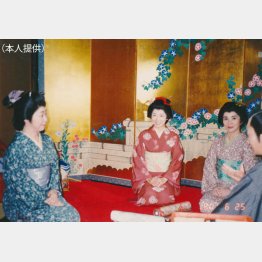 「歴史みつけた」のロケシーン（写真中央）／（提供写真）