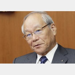 働き盛りに押しつけ（日本医師会の横倉義武会長）／（Ｃ）共同通信社