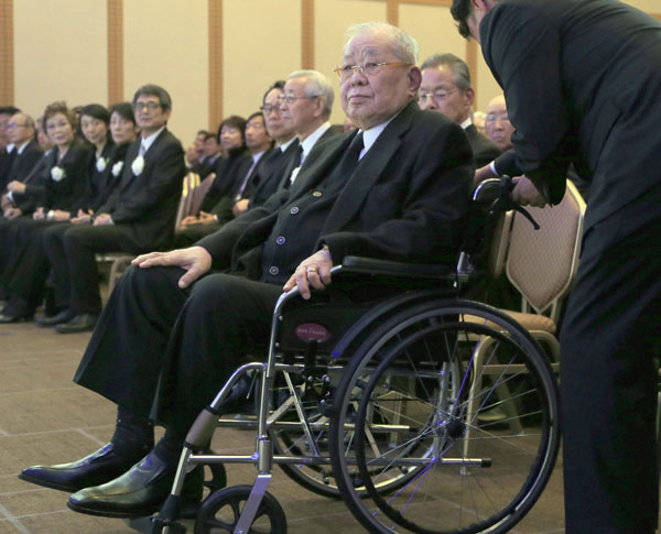 ２０２０年１月には金田正一氏のお別れの会に車いすで出席した（Ｃ）日刊ゲンダイ