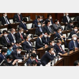 ８％とは！ 海外の政権トップや議員はしっかりと身を切っているのに（Ｃ）日刊ゲンダイ