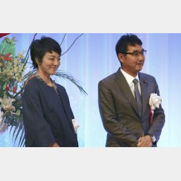 河井克行前法相（右）と河井案里参院議員（Ｃ）共同通信社