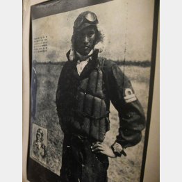 フィリピン・バンバンの歴史博物館に飾られた関行男大尉の写真（Ｃ）共同通信社