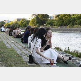 2020年今春、東京の大学に合格したがオンライン授業が続き、地元で過ごす日々に「大学生って感じがしない」と話す大学生（Ｃ）共同通信社