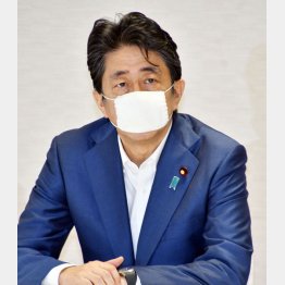 すべての政策が朝令暮改の大混乱（21日、自民党役員会での安倍首相）／（Ｃ）日刊ゲンダイ