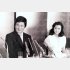 婚約会見を行う多岐川裕美（右）と阿知波信介氏（1984年）／（Ｃ）日刊ゲンダイ