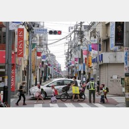 外食の文化がなかった（上石神井駅前の商店街）／（Ｃ）日刊ゲンダイ