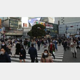 人出も減らない（東京・渋谷のスクランブル交差点）／（Ｃ）日刊ゲンダイ