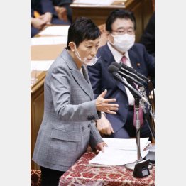 衆院予算委員会で質問する立憲民主党の辻元清美衆院議員（Ｃ）日刊ゲンダイ