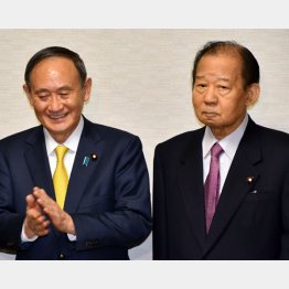 すきま風？（左から、菅首相と自民党の二階幹事長）／（Ｃ）日刊ゲンダイ