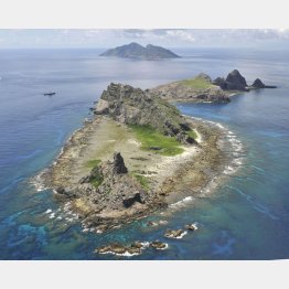 領有権の問題は存在する（沖縄県の尖閣諸島。手前から南小島、北小島、魚釣島）／（Ｃ）共同通信社